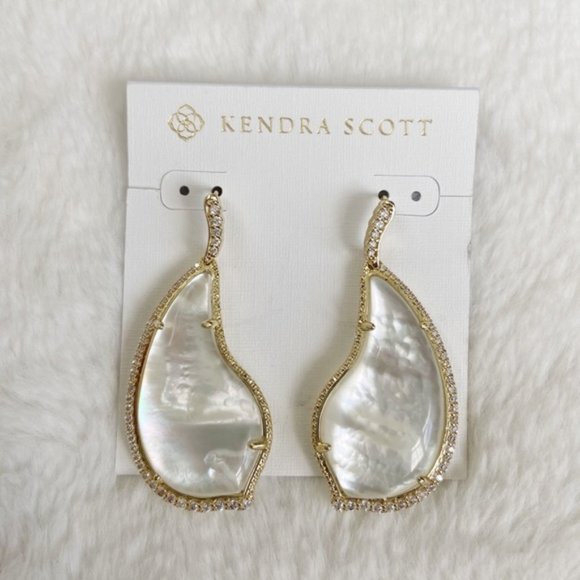 KENDRA SCOTT | Mother Of Pearl Drop Earrings - Picture 4 of 7